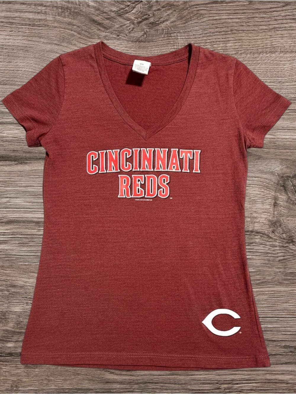 Cincinnati Reds Women's V-Neck Tee - Red